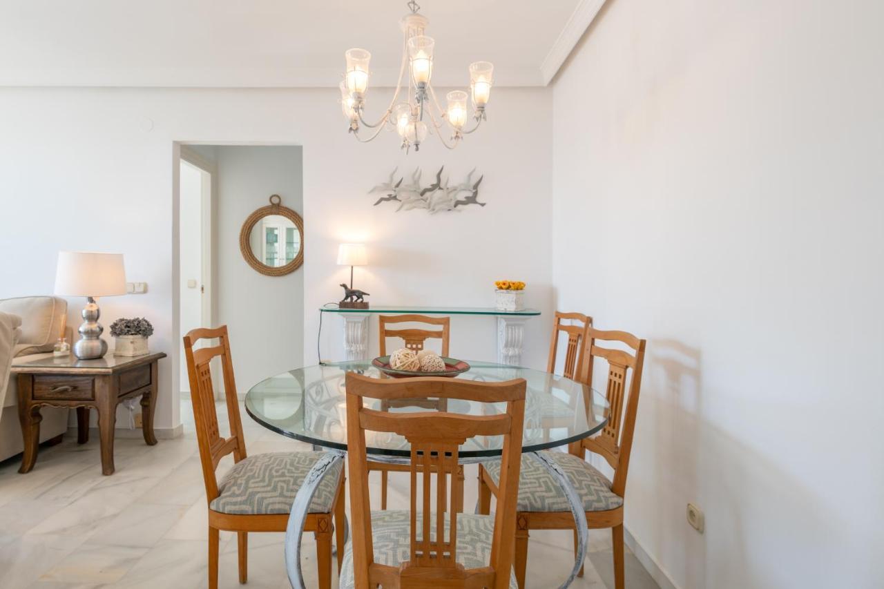 Apartamento Familiar Vistas Al Mar By Rent Me Estepona Ngoại thất bức ảnh