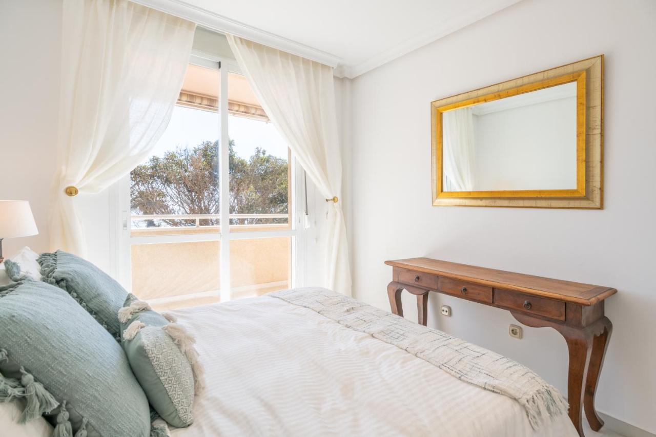 Apartamento Familiar Vistas Al Mar By Rent Me Estepona Ngoại thất bức ảnh